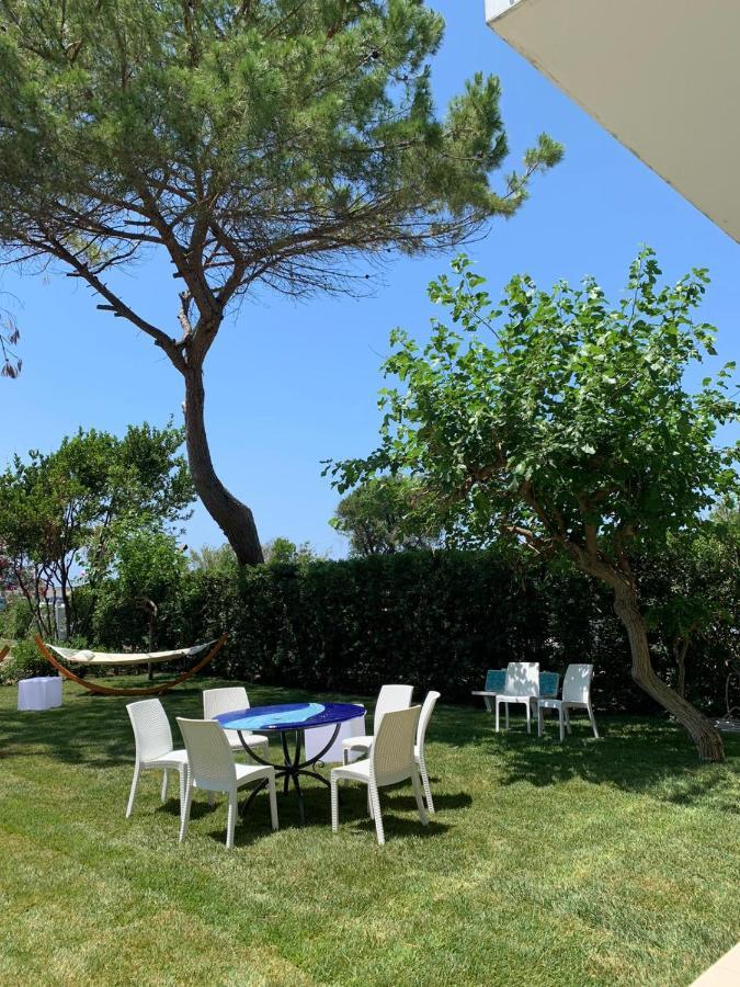 Hotel Artemide Mare Paestum Esterno foto