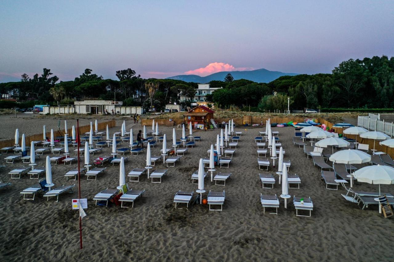 Hotel Artemide Mare Paestum Esterno foto