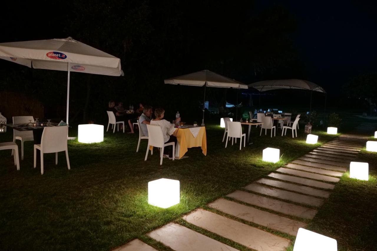 Hotel Artemide Mare Paestum Esterno foto