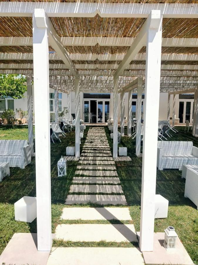 Hotel Artemide Mare Paestum Esterno foto