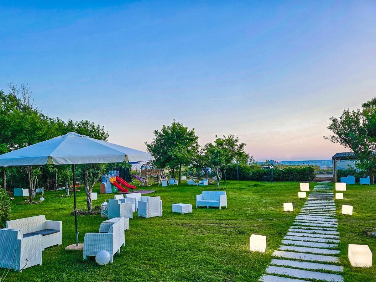 Hotel Artemide Mare Paestum Esterno foto