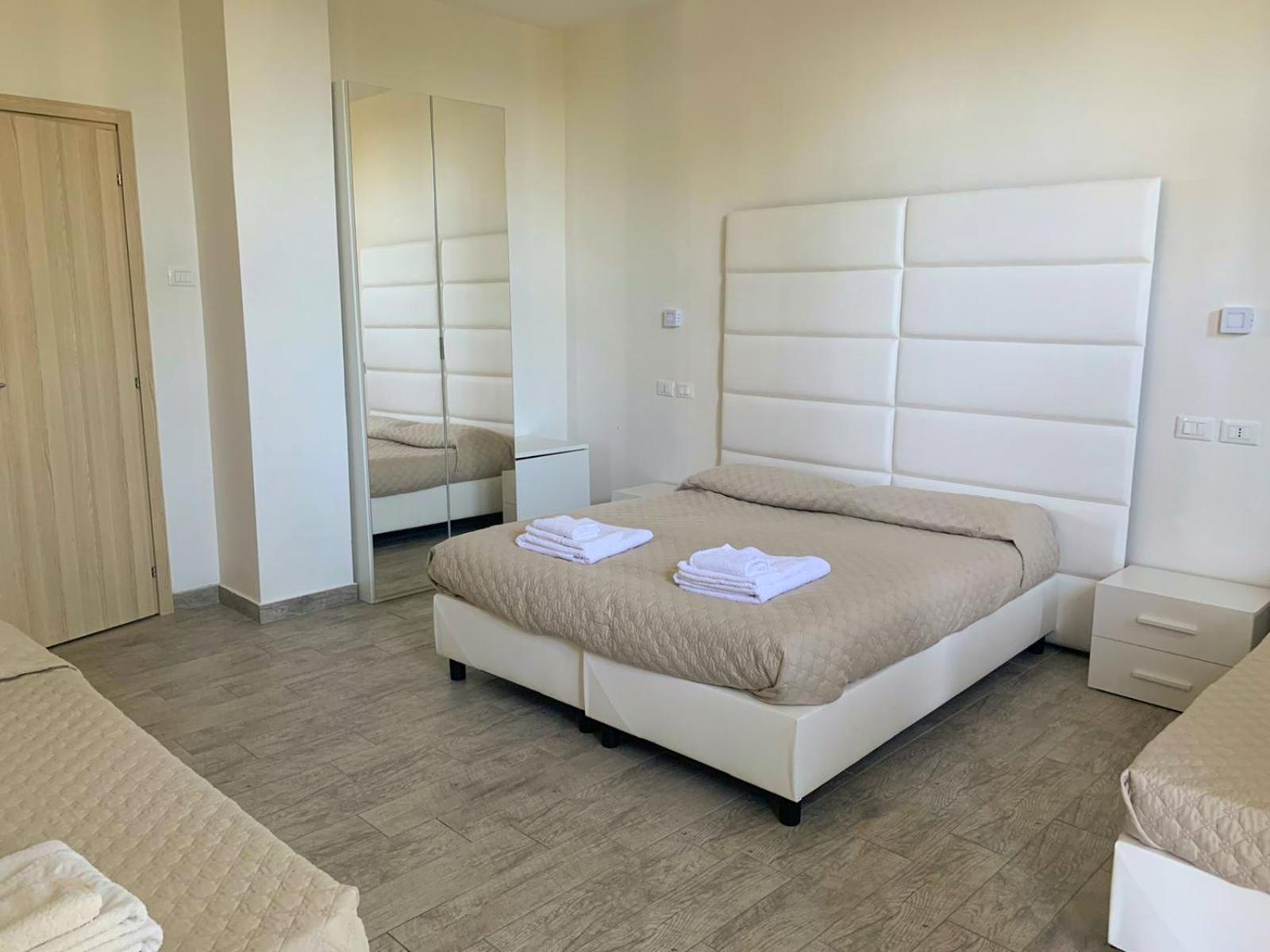 Hotel Artemide Mare Paestum Esterno foto