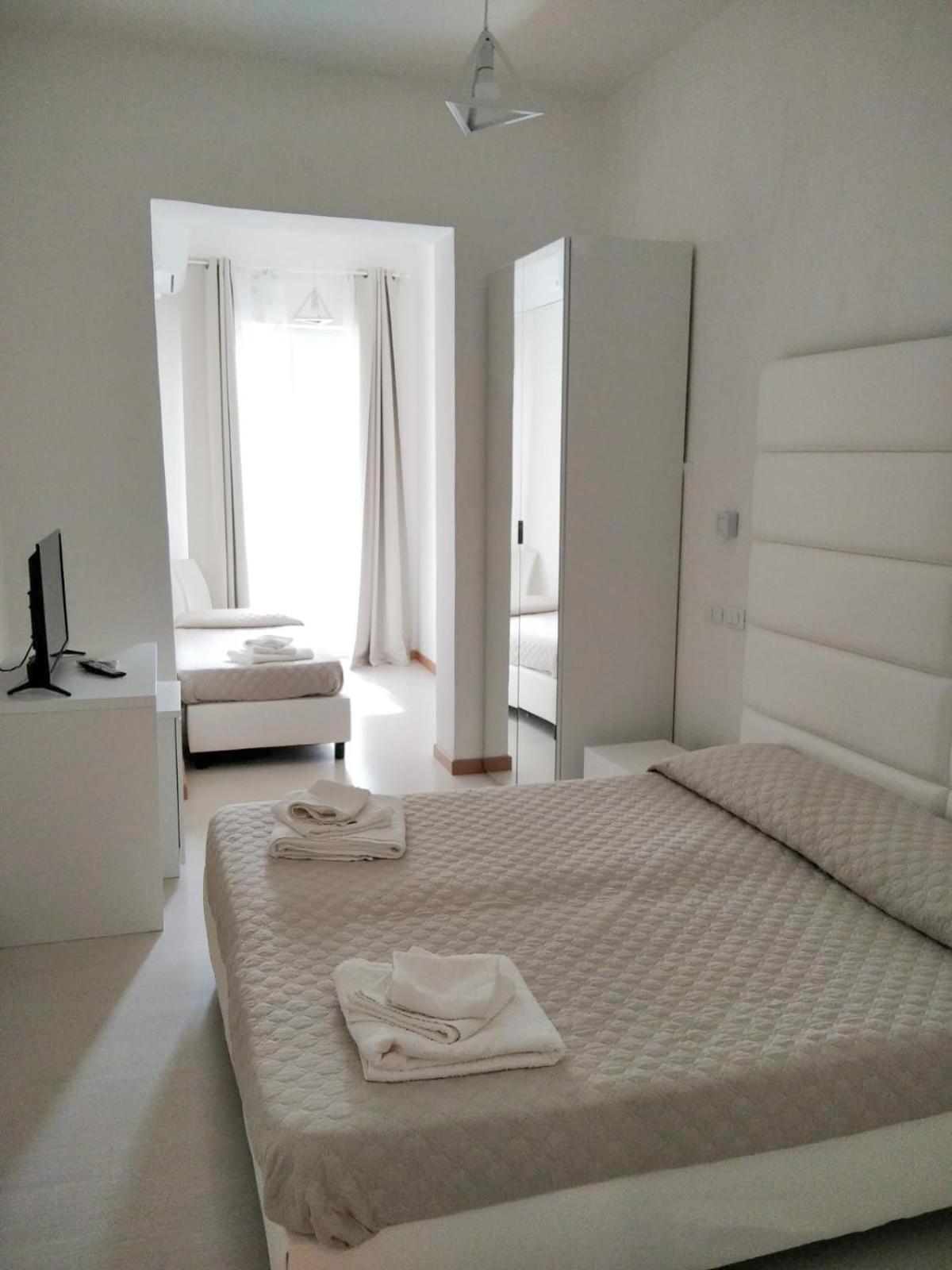 Hotel Artemide Mare Paestum Esterno foto
