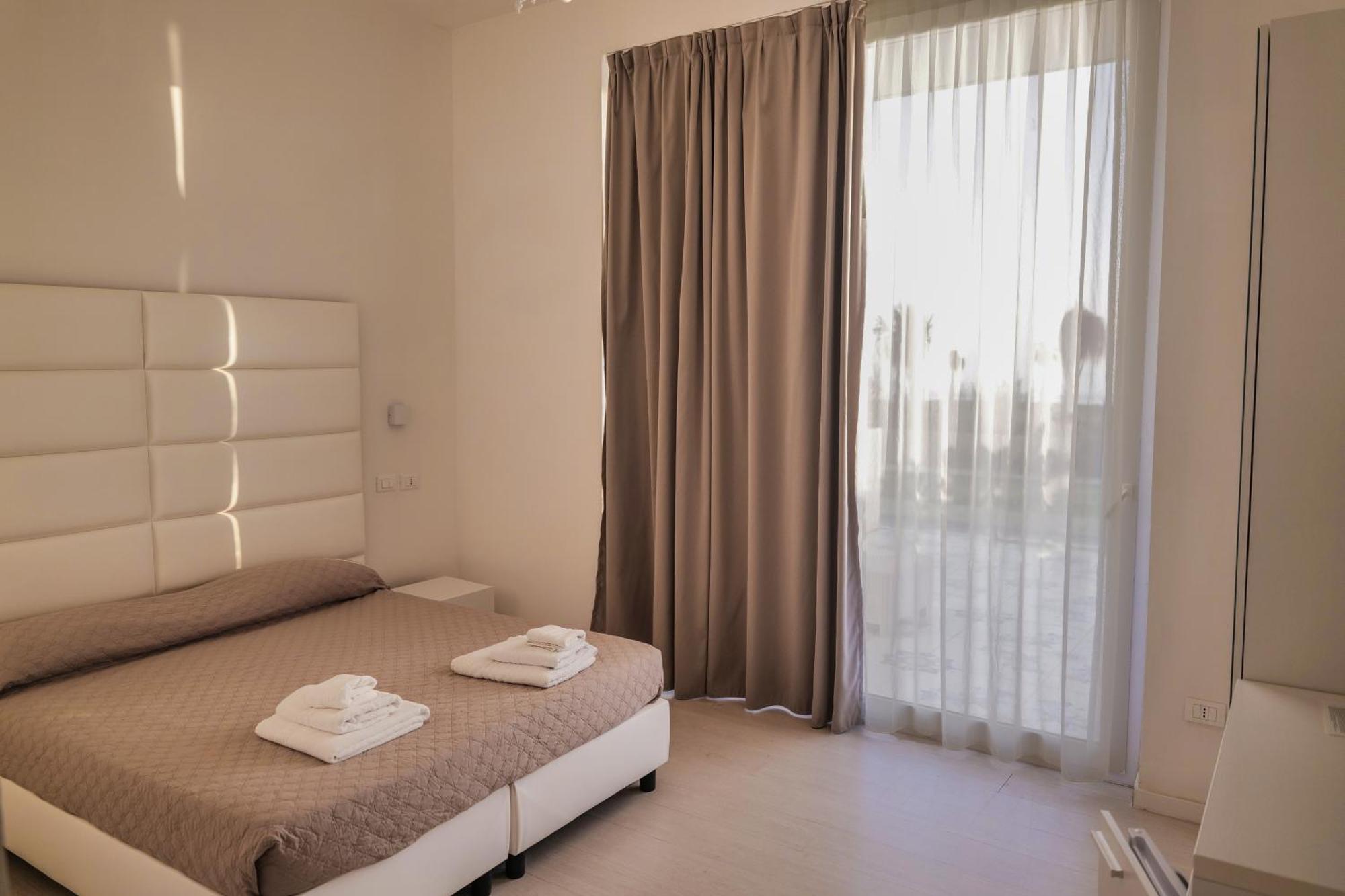 Hotel Artemide Mare Paestum Esterno foto