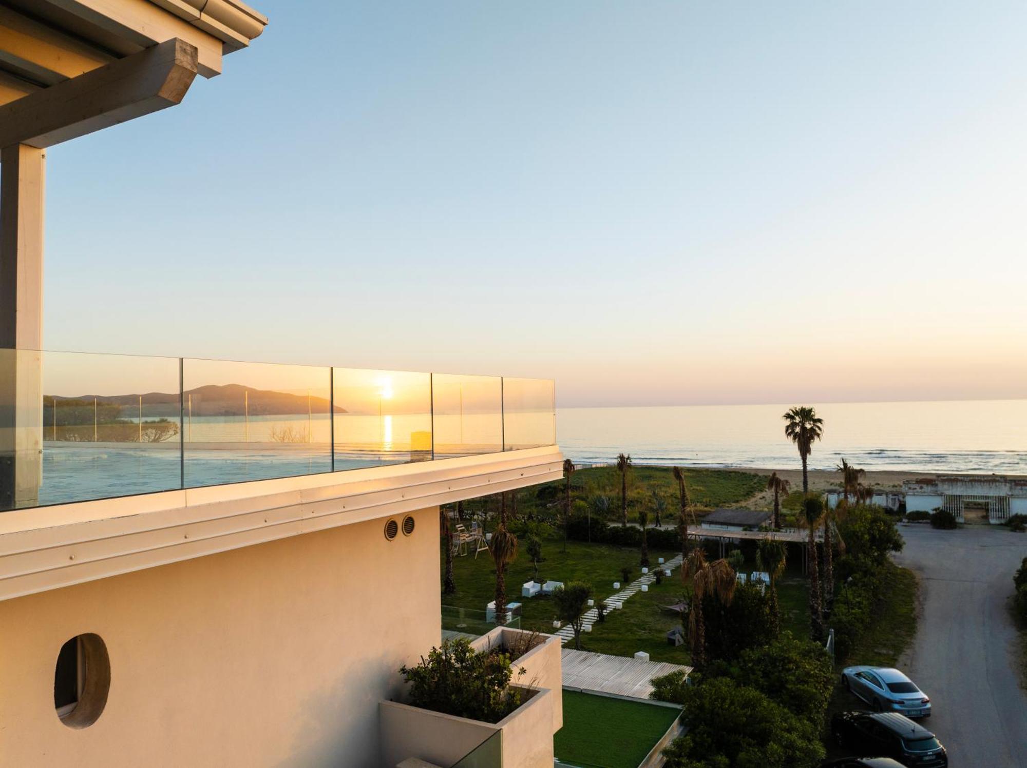 Hotel Artemide Mare Paestum Esterno foto