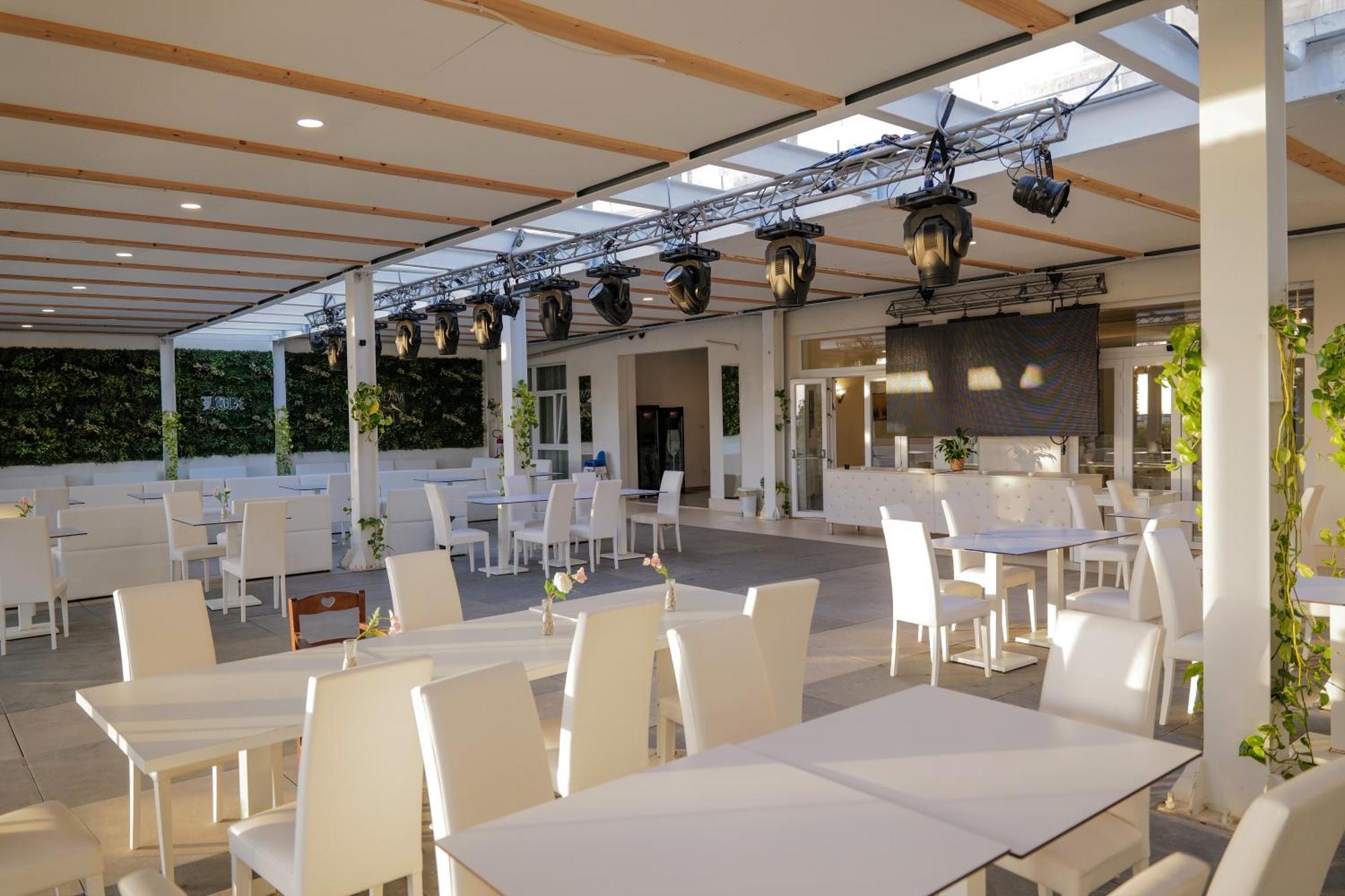 Hotel Artemide Mare Paestum Esterno foto