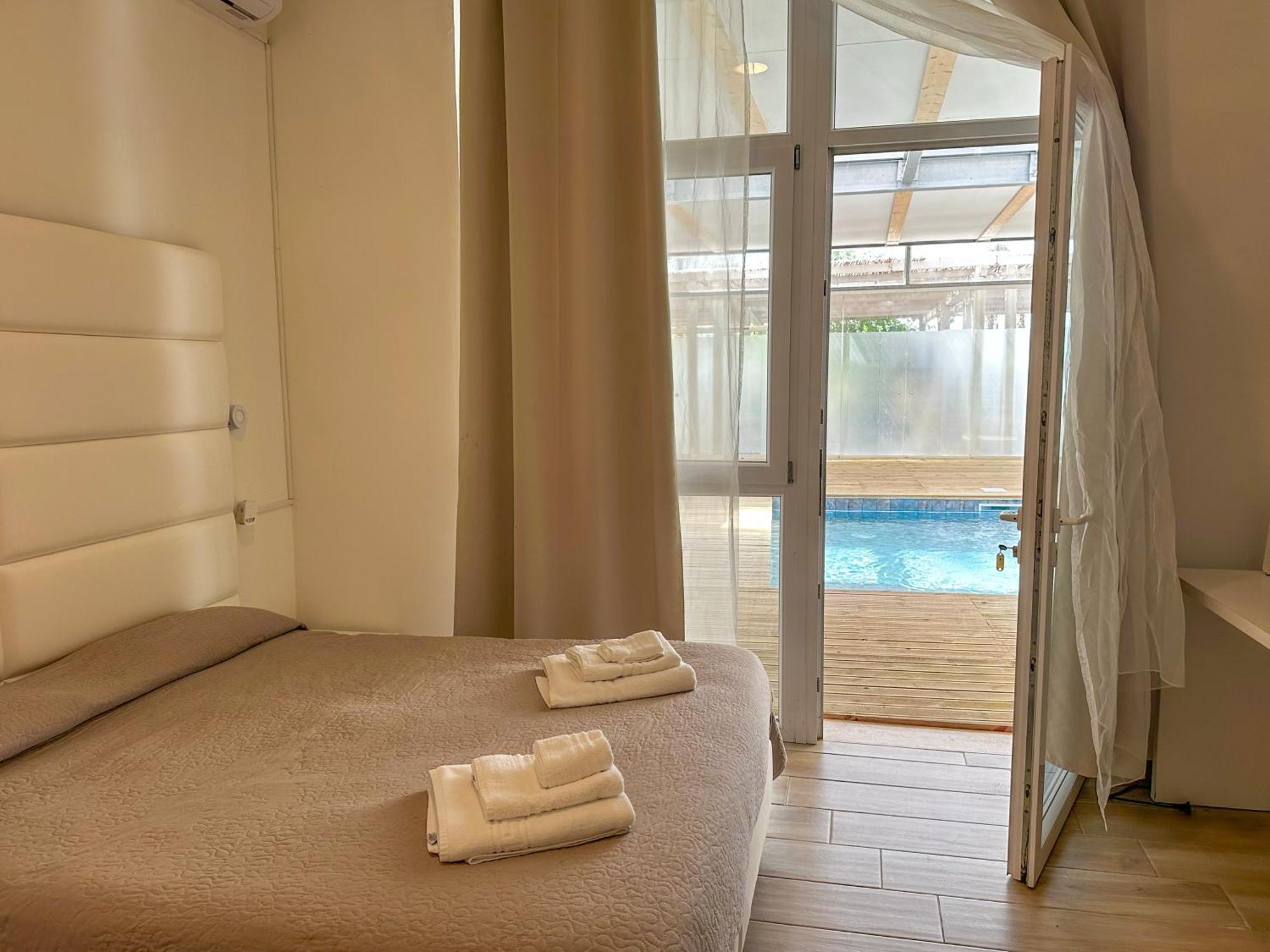 Hotel Artemide Mare Paestum Esterno foto