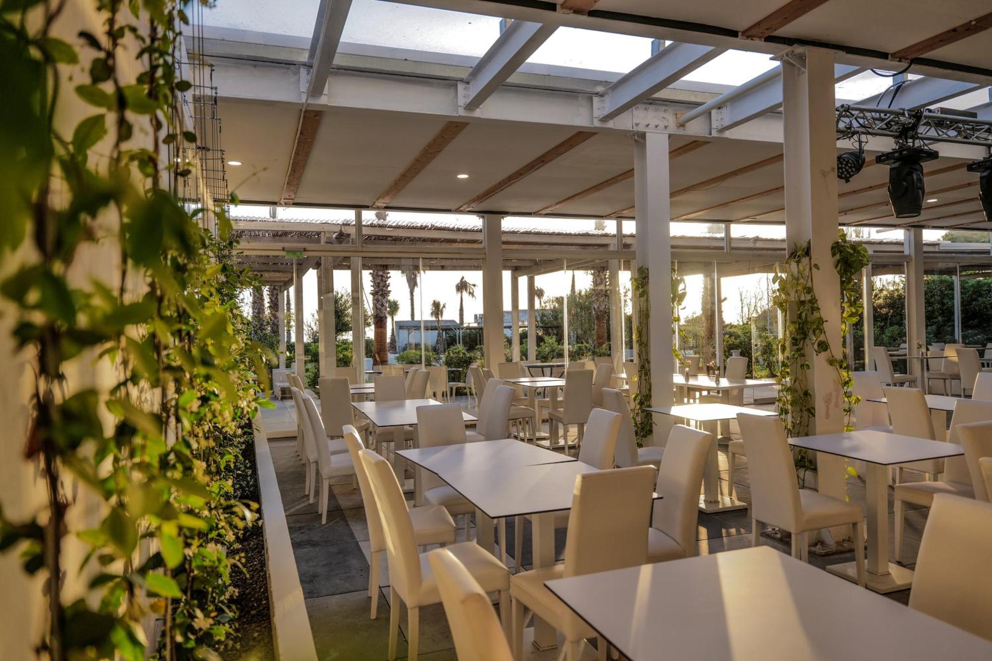 Hotel Artemide Mare Paestum Esterno foto