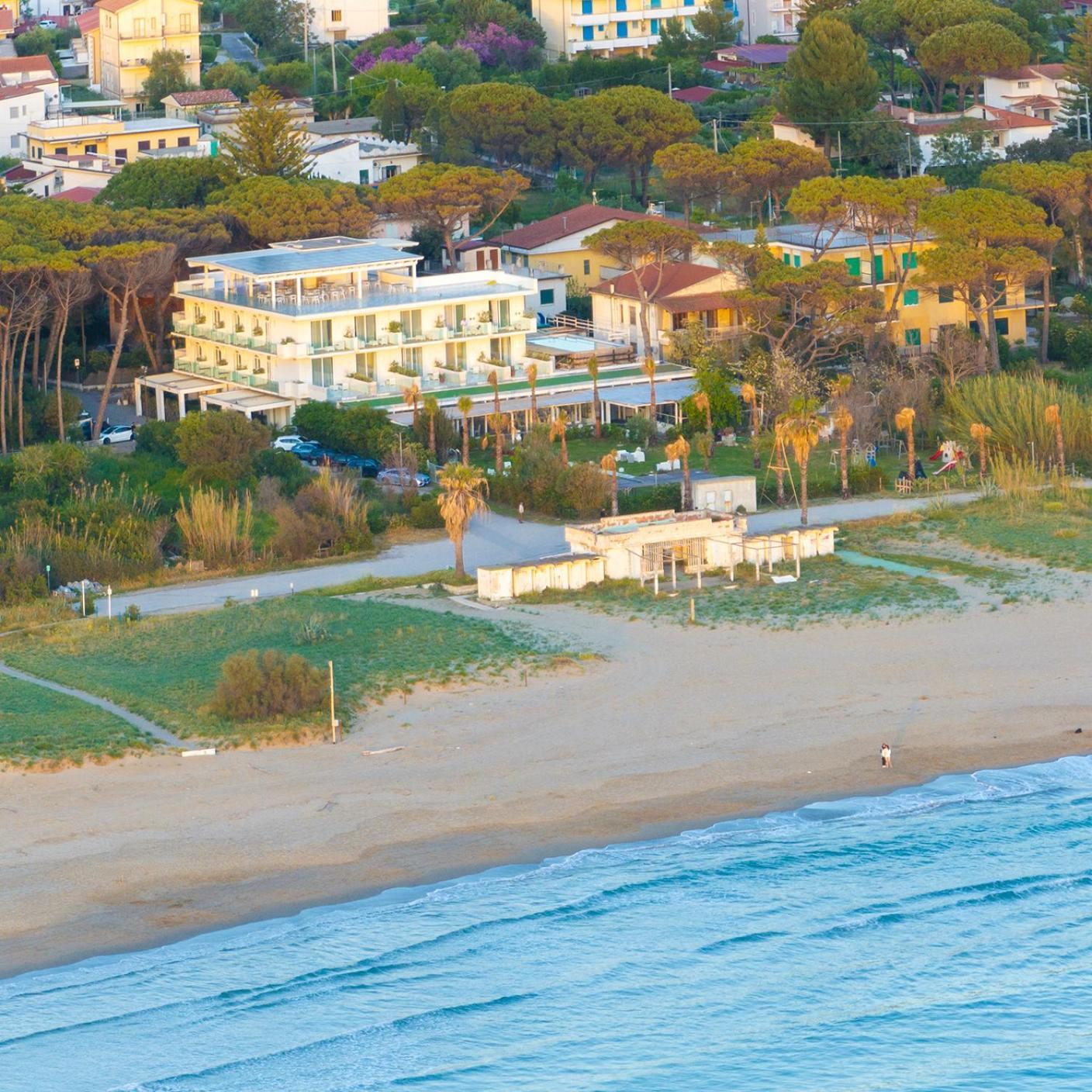 Hotel Artemide Mare Paestum Esterno foto