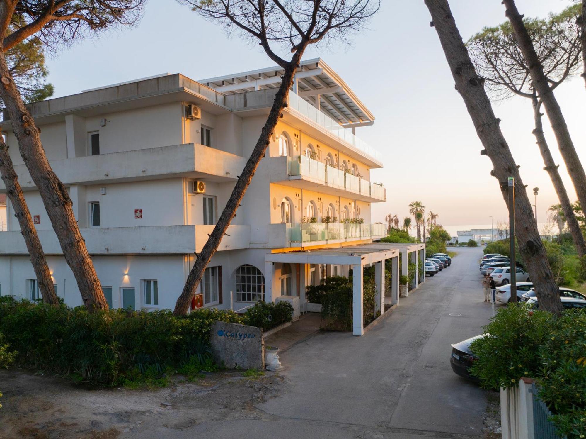Hotel Artemide Mare Paestum Esterno foto