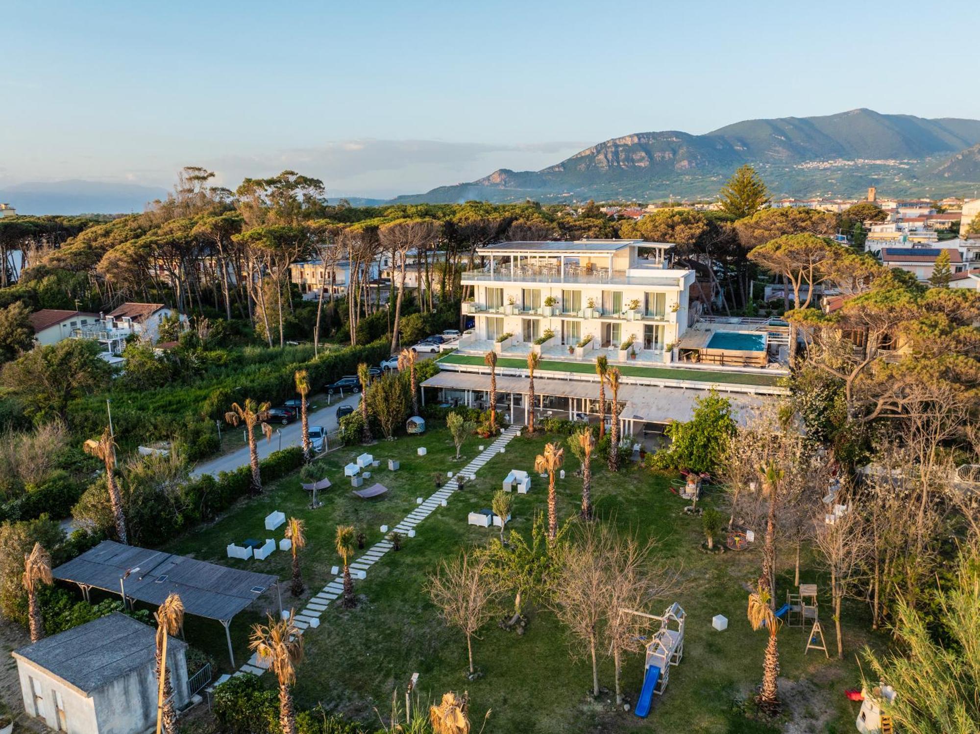 Hotel Artemide Mare Paestum Esterno foto