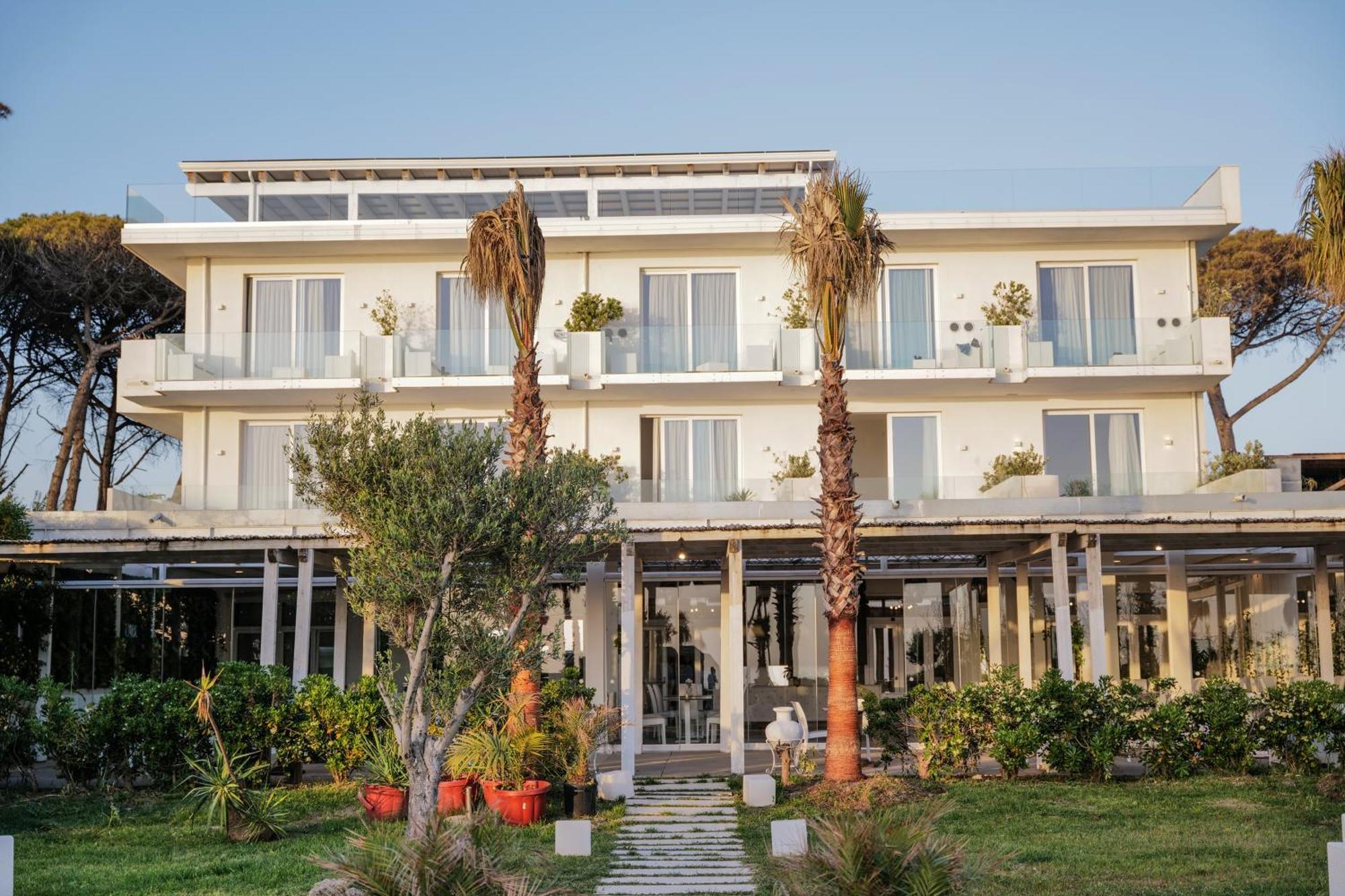 Hotel Artemide Mare Paestum Esterno foto