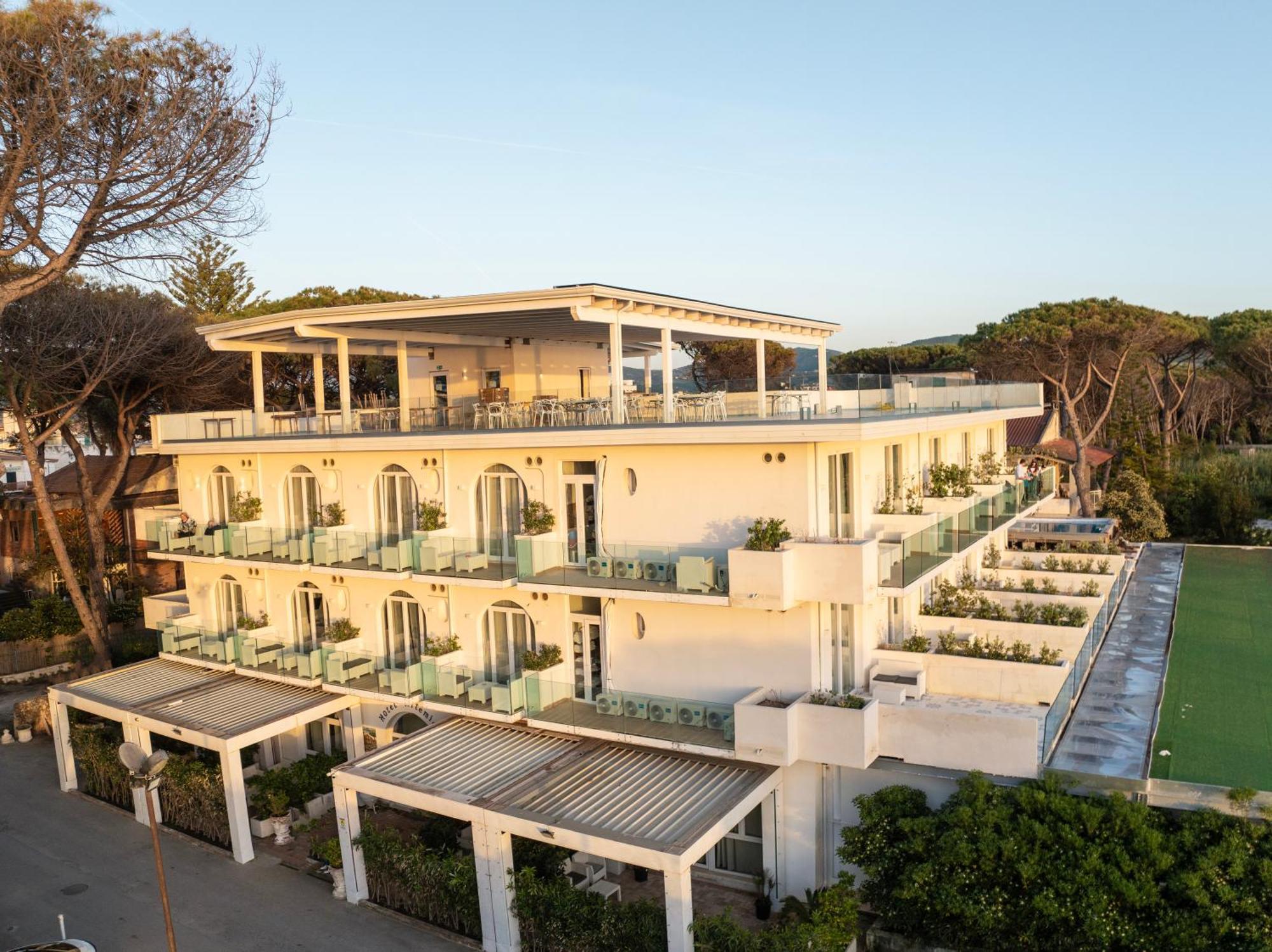 Hotel Artemide Mare Paestum Esterno foto